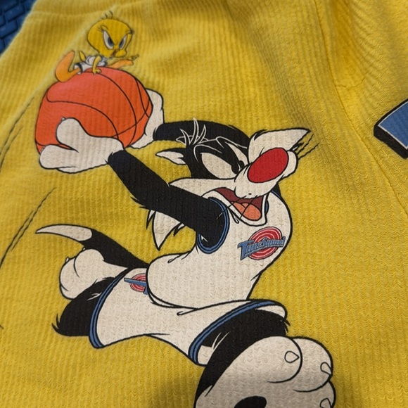 Vintage Y2K Space Jam Tune Squad Shorts | Size Large | Yellow | 2000s Graphics - Picture 9 of 9